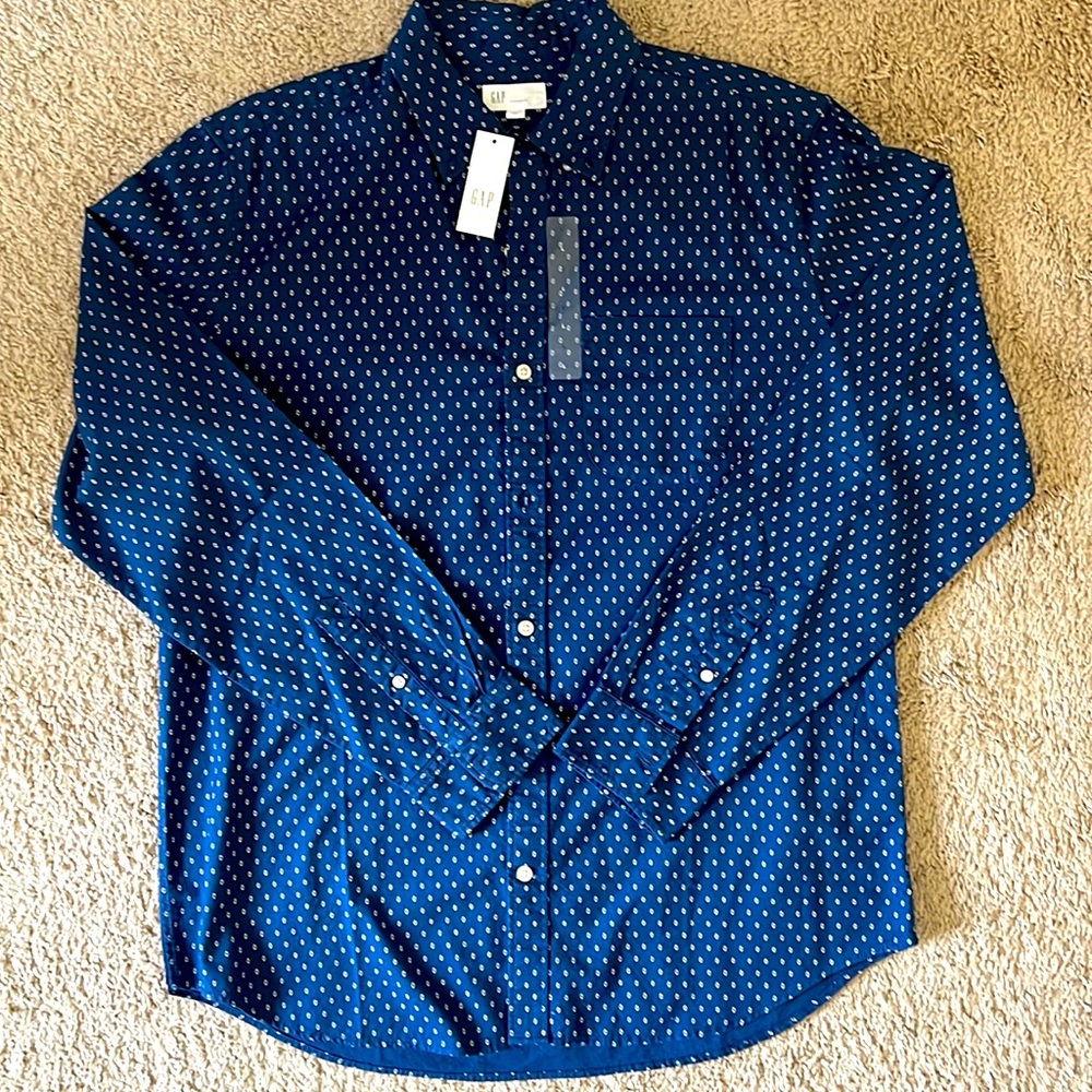 Gap Button down shirt 👔
